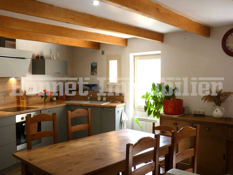 Maison de village avec jardin et dépendance. — photo 1