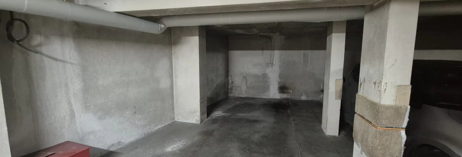 Garage   m² à vendre à Nice (06100)