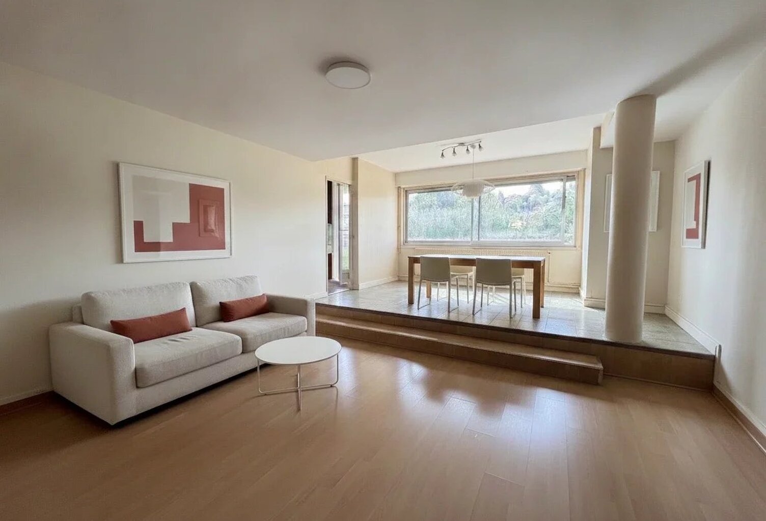 QUARTIER CHAPRAIS GRAND T2/T3 LUMINEUX — photo 1