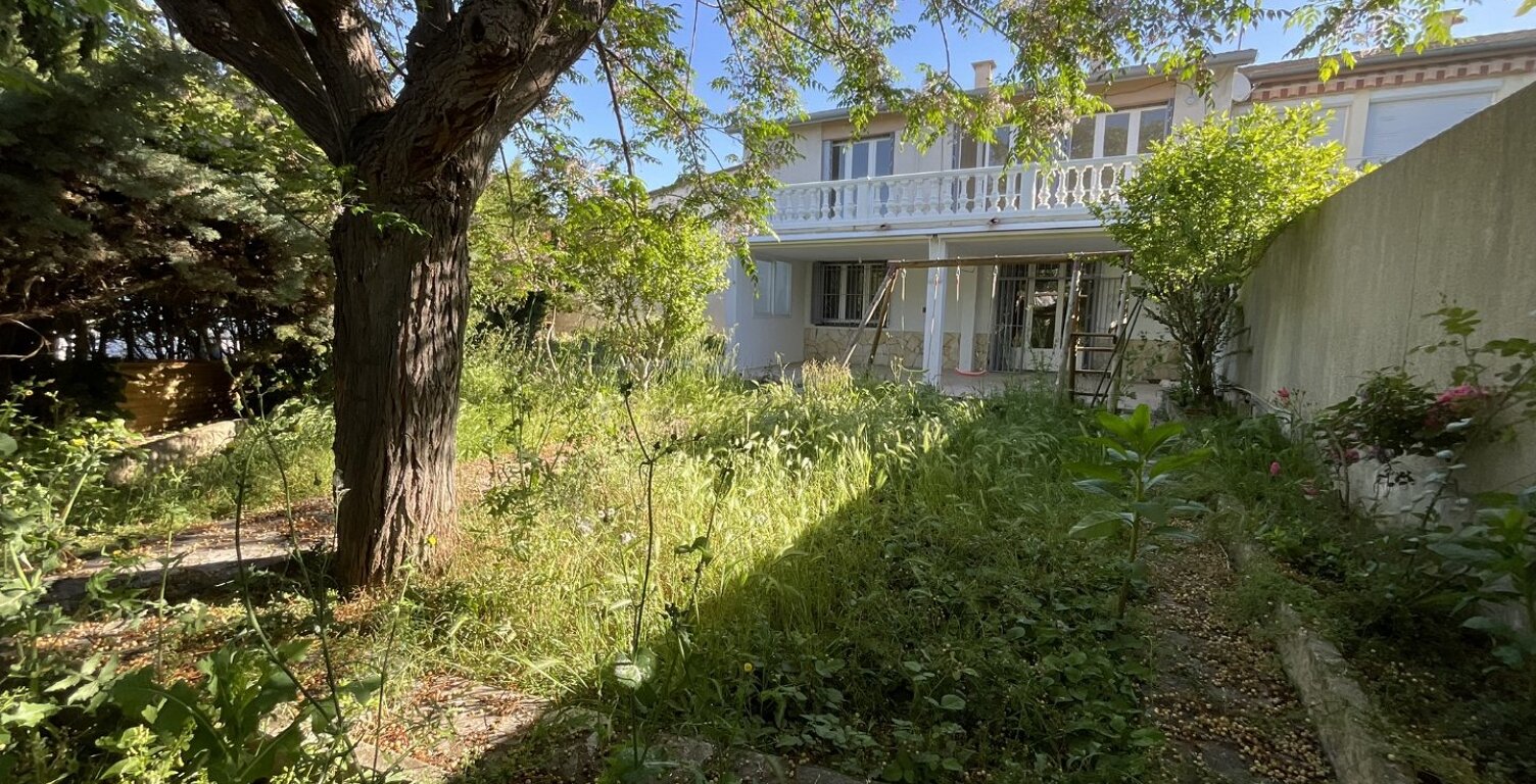 Villa — photo 1