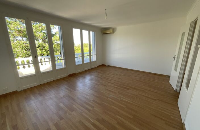 Villa — photo 3