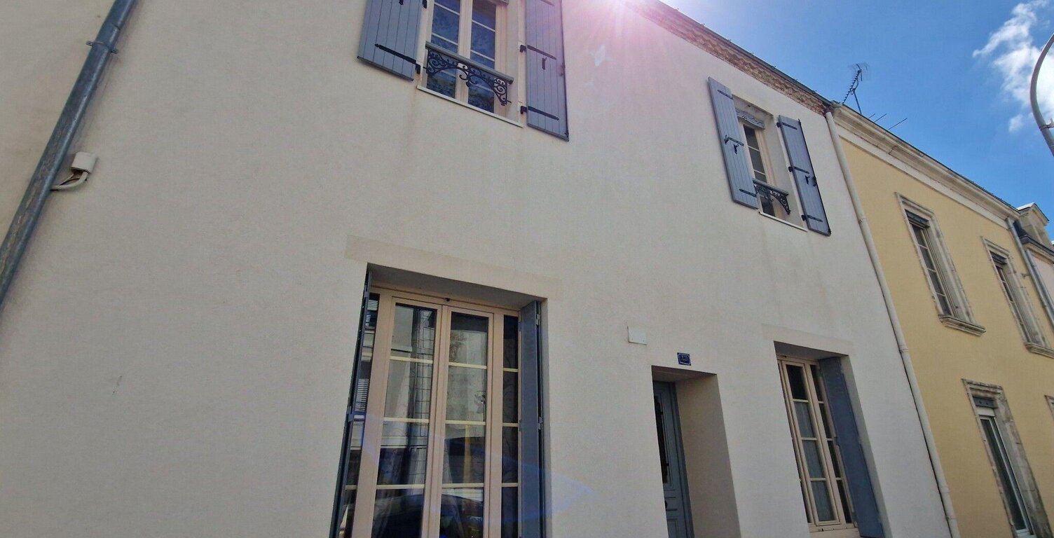 Maison de ville - 151m² - La Roche-sur-Yon — photo 1