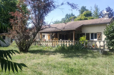 MAISON DANS UN CADRE VERDOYANT + APPARTEMENT A LARUSCADE — photo du bien