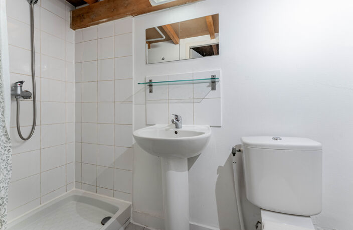 À vendre : deux studios libres de toute occupation, vendus e — photo 4