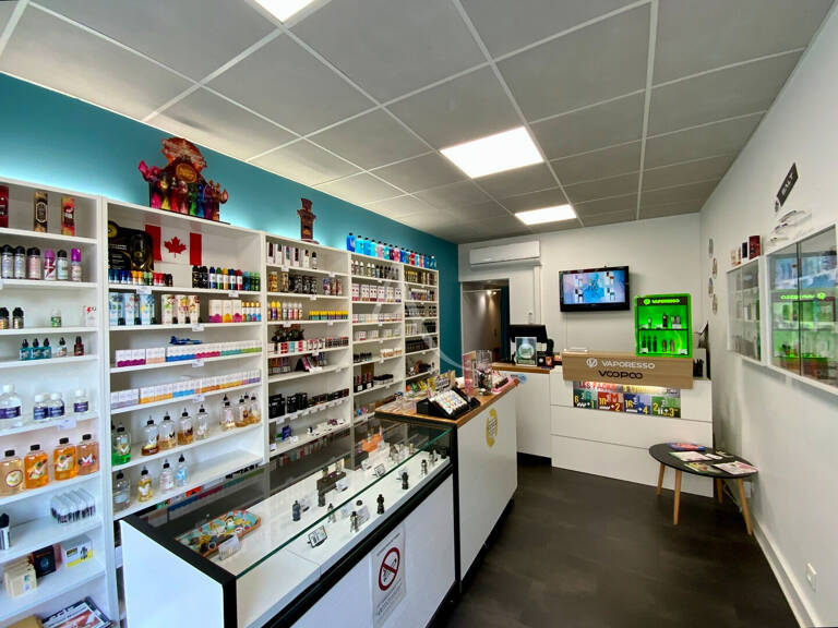 Local Commercial - Jonzac Centre Ville — photo 1
