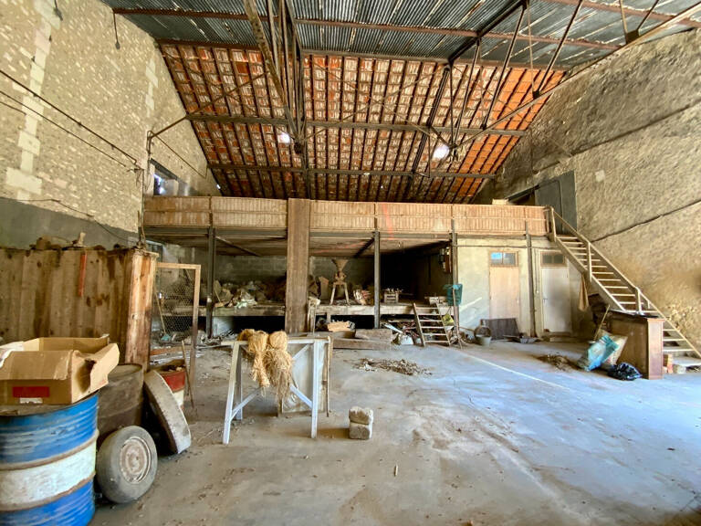 137 m² à réveiller, 500 m² à imaginer ? Créez votre projet à Saint-Ciers ! — photo 1