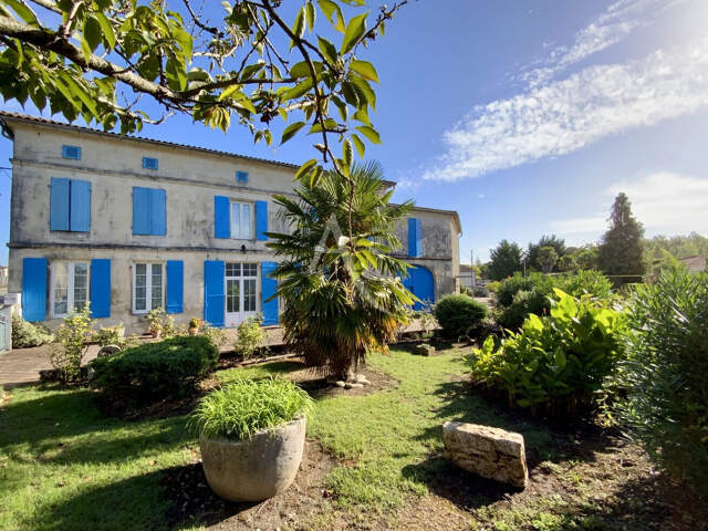 Maison + bien locatif   Saint Genis De Saintonge 260 m2 — photo du bien