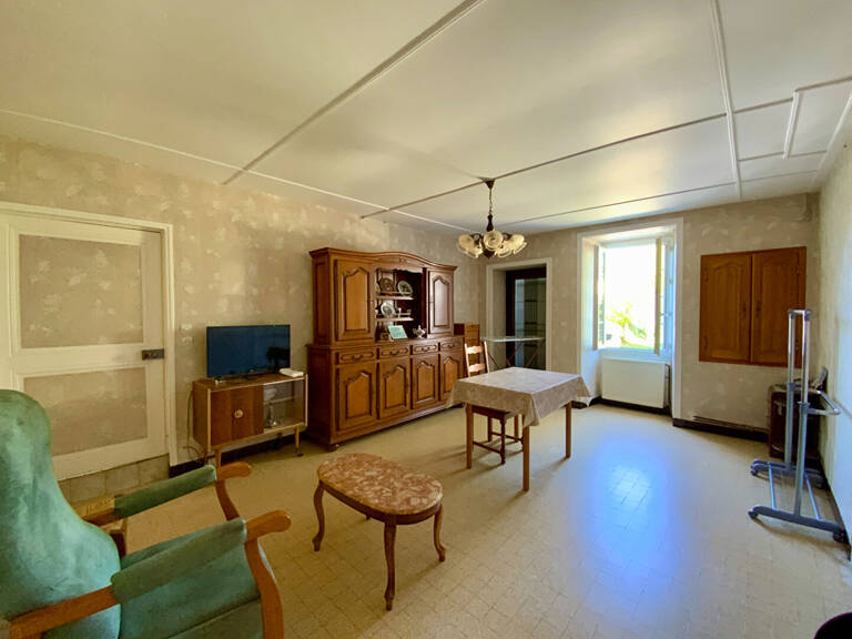 Maison charentaise à rénover — photo 1
