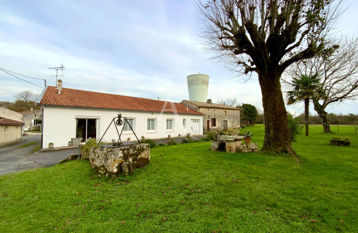 Propriété à la campagne avec dépendances et maison à rénover — photo 2