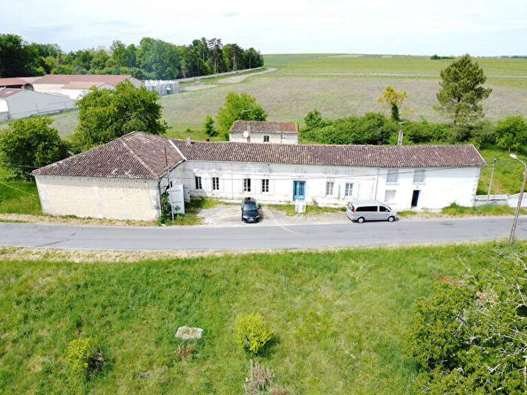 Maison Salles D'Angles 4 chambres 1400 m2 — photo 1