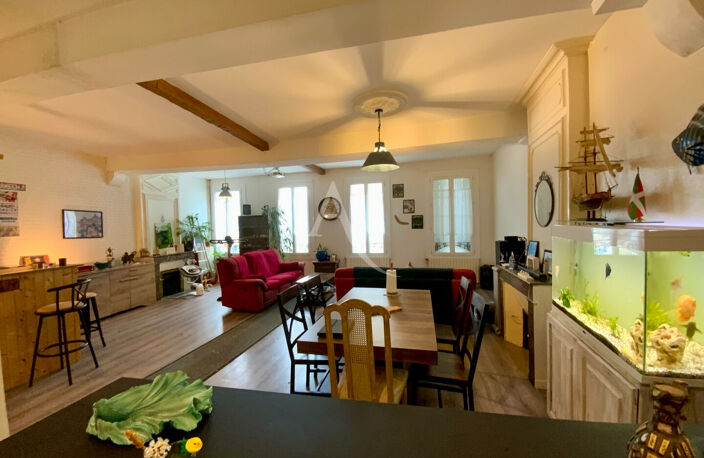 Immeuble mixte commercial et habitation — photo 2