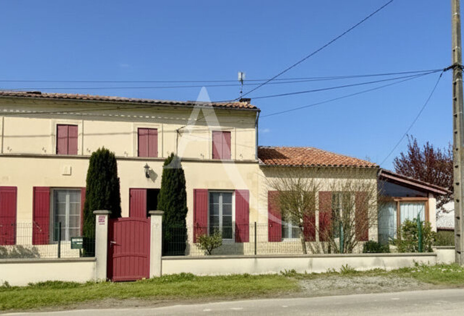 Maison proche de Mirambeau — photo 1