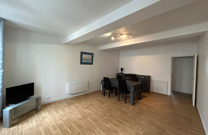 Appartement T2 VIDE - JONZAC Centre Ville — photo 3