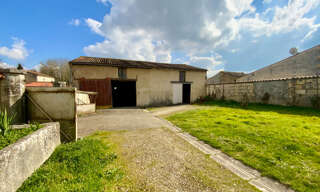 Garage  198 m² à vendre à Saint-Genis-de-Saintonge (17240)