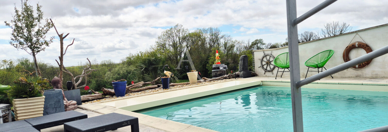 Maison 8 Pièces 300 m² à vendre à Mortagne-sur-Gironde (17120)
