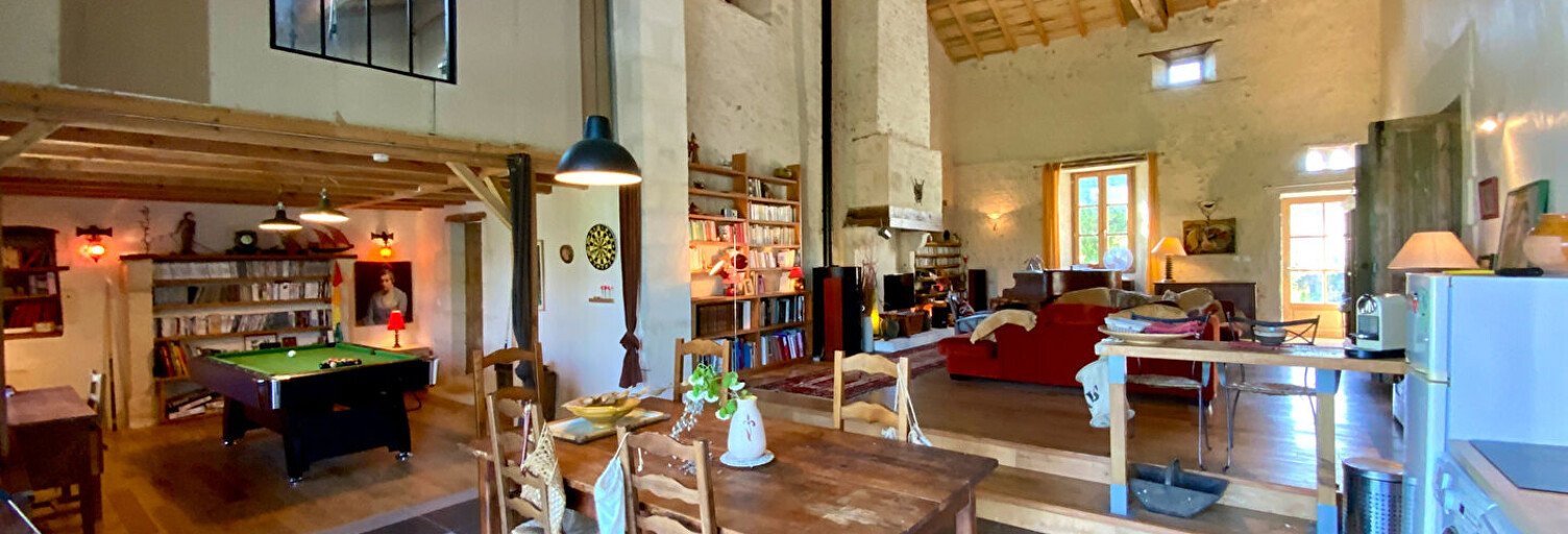 Maison 8 Pièces 225 m² à vendre à Jonzac (17500)