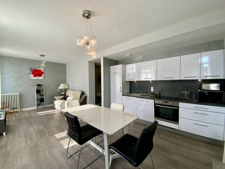Très bel appartement MEUBLE 1 chambre - Jonzac centre ville — photo 1