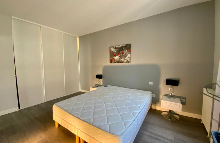 Très bel appartement MEUBLE 1 chambre - Jonzac centre ville — photo 2