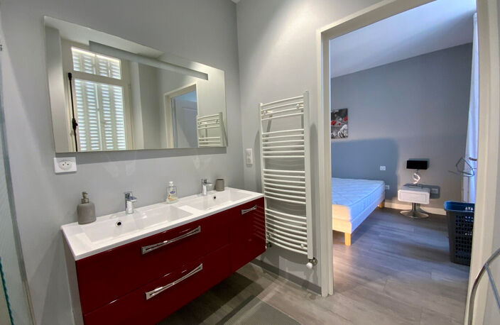 Très bel appartement MEUBLE 1 chambre - Jonzac centre ville — photo 3