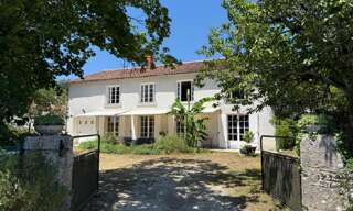 Maison 8 Pièces 216 m² à vendre à Nanteuil-en-Vallée (16700)