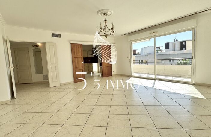 APPARTEMENT 4 PIECES / PLEIN COEUR PORT MARIANNE — photo 3
