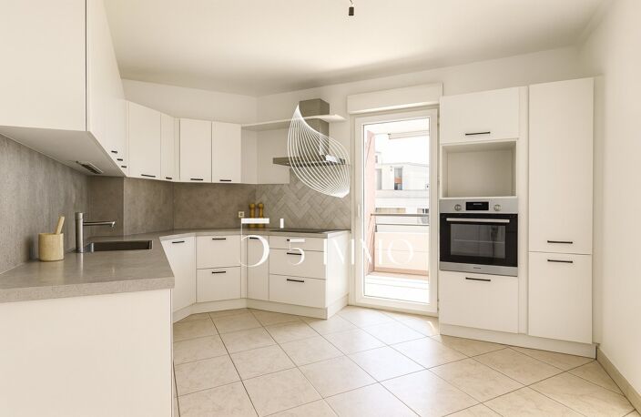 APPARTEMENT 4 PIECES / PLEIN COEUR PORT MARIANNE — photo 4