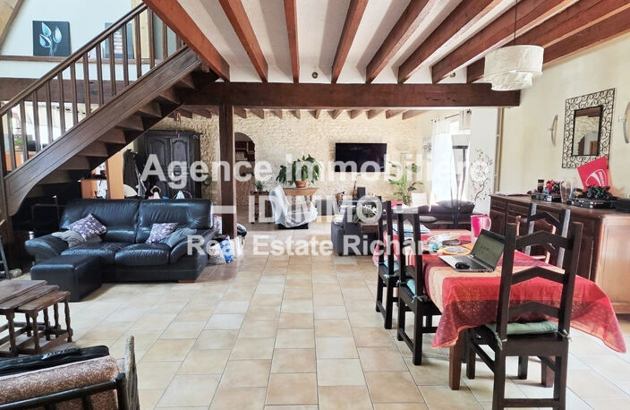 À VENDRE : Magnifique corps de ferme de 205 m2 - Secteur Bea — photo 4