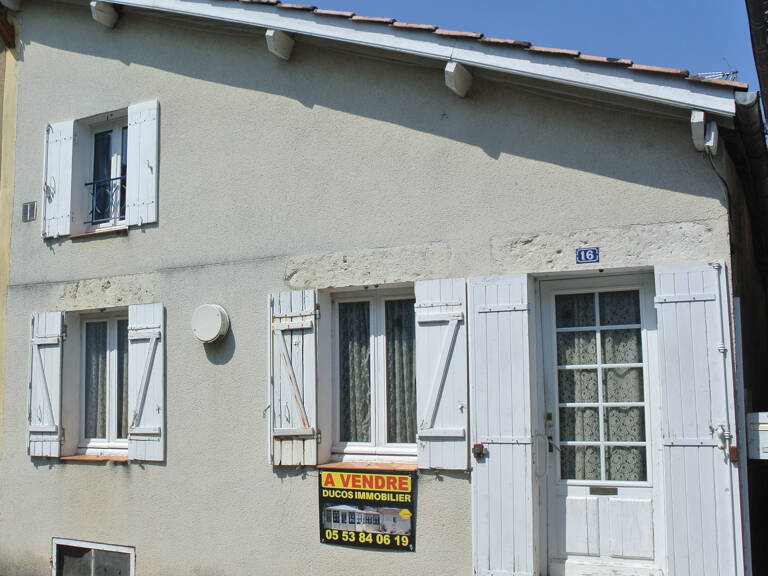 MAISON de village proche Miramont de Guyenne — photo 1