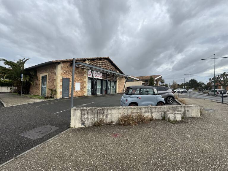 Local commercial emplacement de 1er ordre Gujan Mestras — photo 1