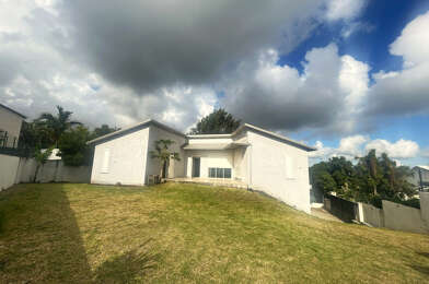 Maison 4 pièces 1300 €