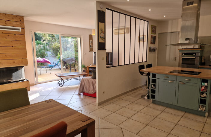 Maison T5 de plain-pied, piscine, terrain 1034m2 — photo 4