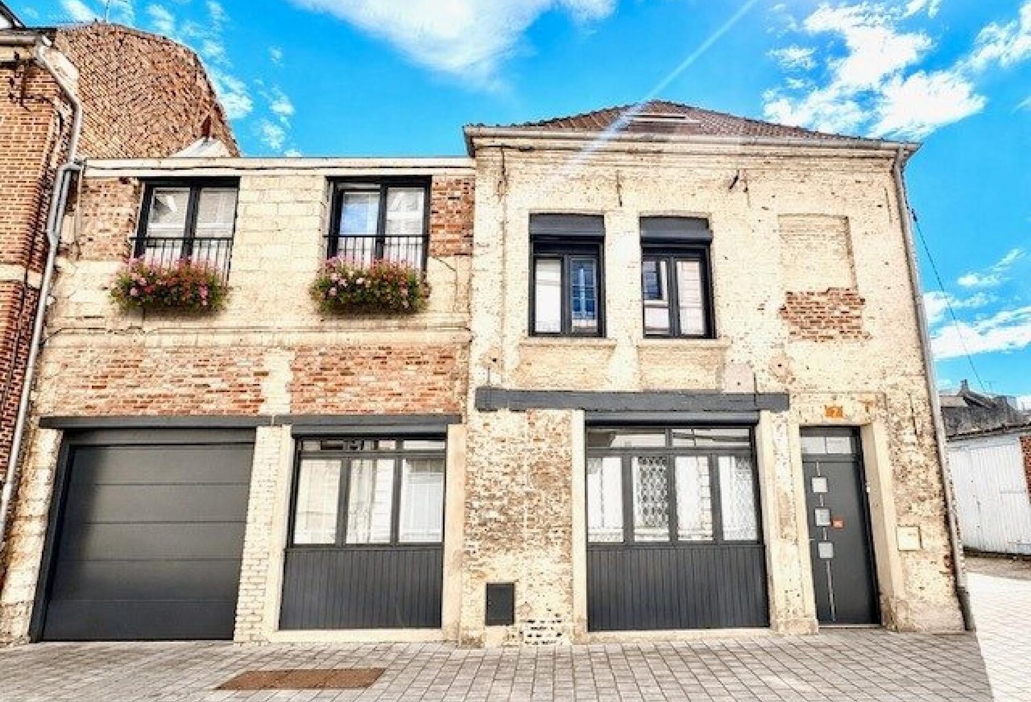 VALENCIENNES HYPER-CENTRE  GARAGE   4 CHAMBRES — photo 1