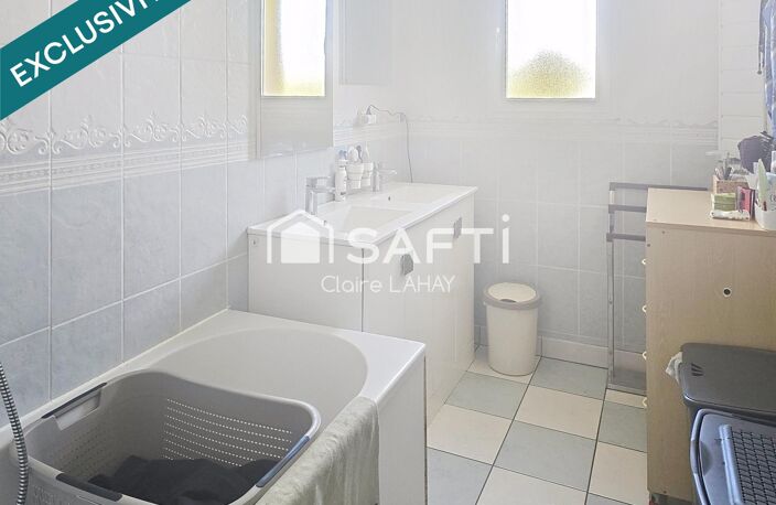 Maison familiale avec piscine, jardin et garage — photo 3