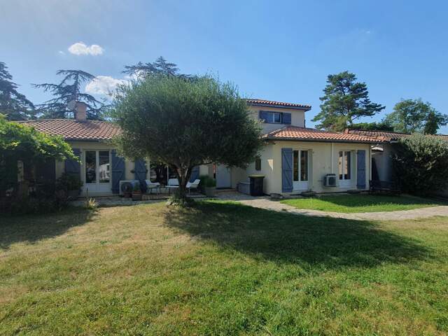 Charmante maison de 225 m² — photo du bien