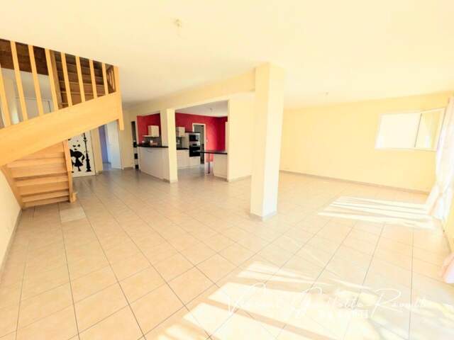Maison familiale 4 chambres avec vie de plain-pied  En plein cœur de Port-Saint-Père — photo du bien