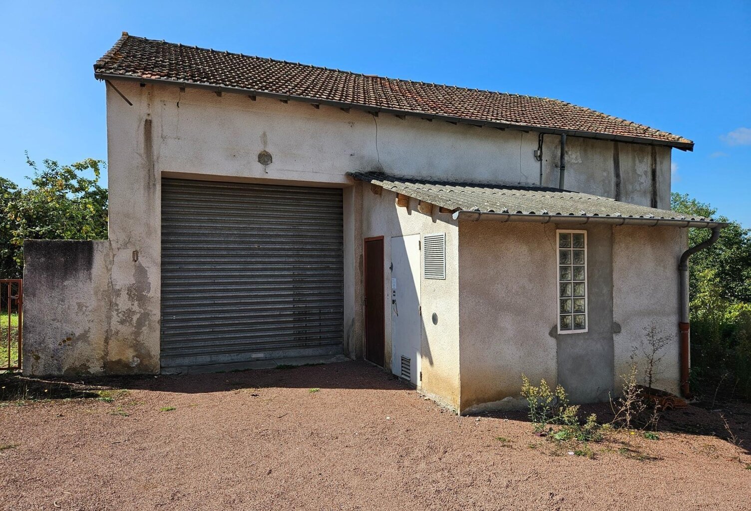 Local professionnel 80 m² Mariol idéal Artisan ou stockage — photo 1