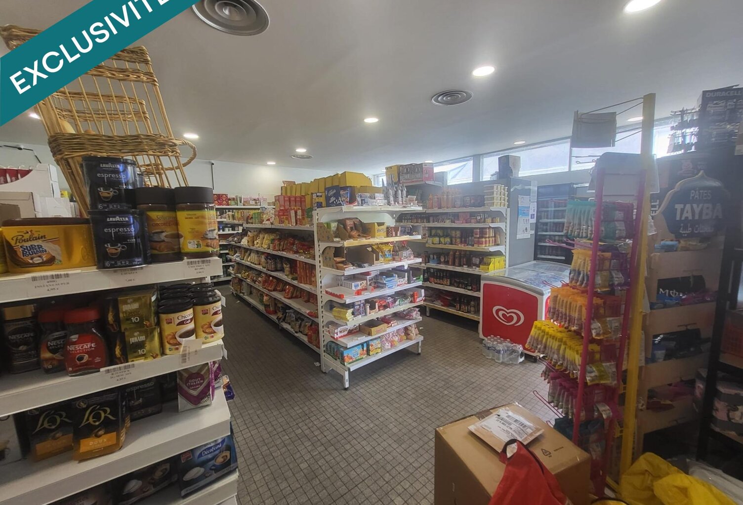 Commerce de proximité, avec parking, possible de faire un appartement attenant en cours de travaux a terminé — photo 1