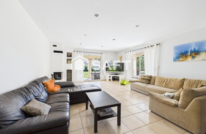 Villa lumineuse de 160 m², grand séjour de 83 m², suite parentale et jardin arboré. — photo 4