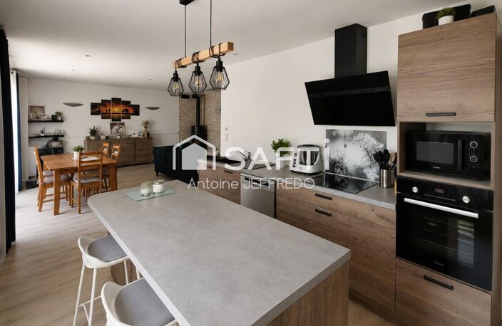 Maison rénovée avec poêle et grand garage — photo 4