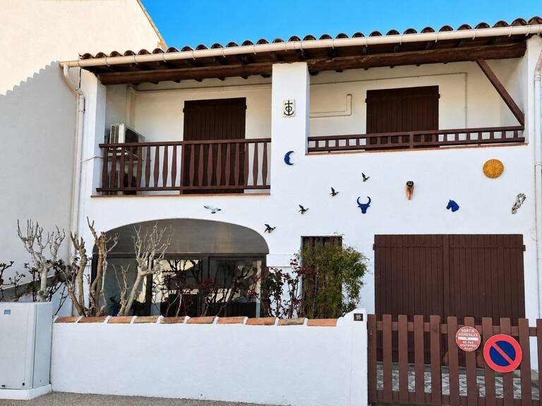 Maison Les Saintes-Maries-de-la-Mer, 3 chambres, cour intérieure et garage. — photo 1