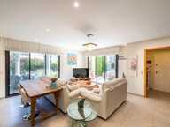 SAINT-RAPHAËL – APPARTEMENT 4 PIÈCES DE 110 M² EN REZ-DE-JARDIN AVEC 205 M² DE JARDIN PRIVATIF, GARAGE ET PISCINE — photo 2