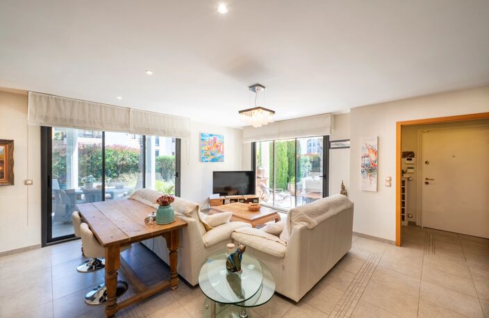 SAINT-RAPHAËL – APPARTEMENT 4 PIÈCES DE 110 M² EN REZ-DE-JARDIN AVEC 205 M² DE JARDIN PRIVATIF, GARAGE ET PISCINE — photo 2