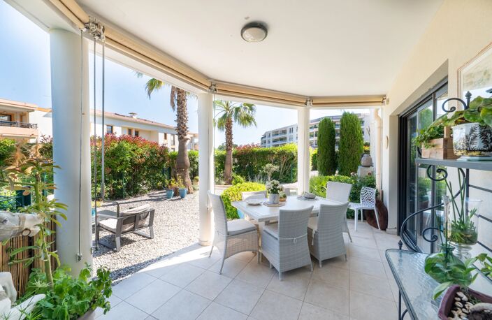 SAINT-RAPHAËL – APPARTEMENT 4 PIÈCES DE 110 M² EN REZ-DE-JARDIN AVEC 205 M² DE JARDIN PRIVATIF, GARAGE ET PISCINE — photo 4