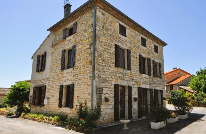 Vente maison 7 pièces 191 m² Gaillac (81600) — photo 2