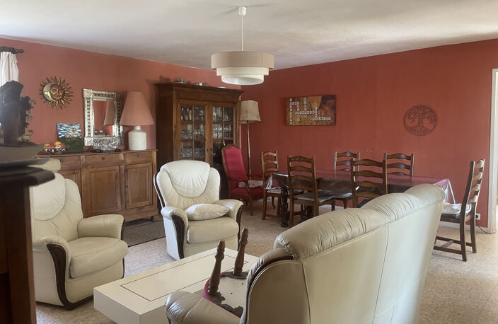 À Villars (84), maison de 135 m2 avec terrasse, piscine  à v — photo 5