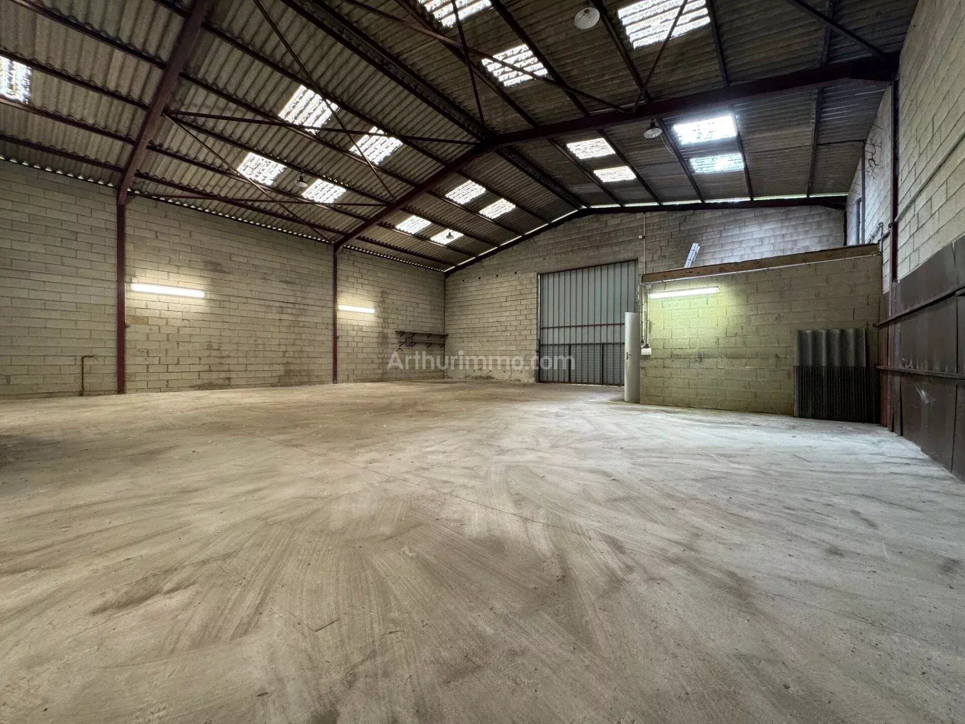 Location Local industriel 218 m2 à Jonchery-sur-Vesle · 218 m² · 1 278 €