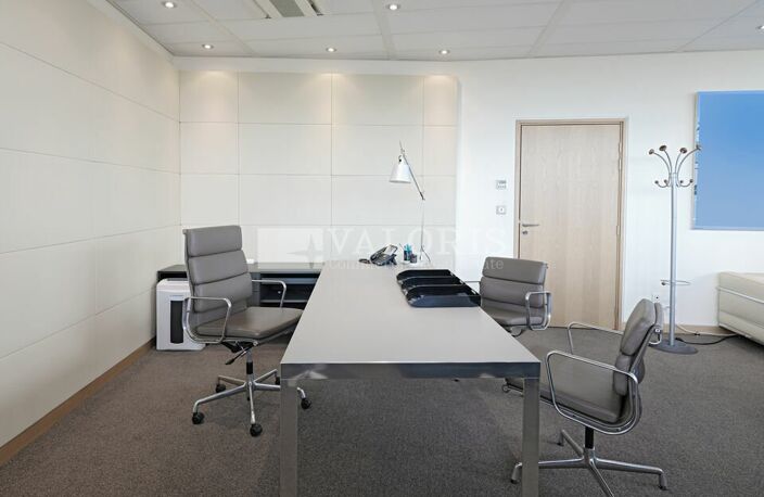 BUREAUX à LOUER — photo 2