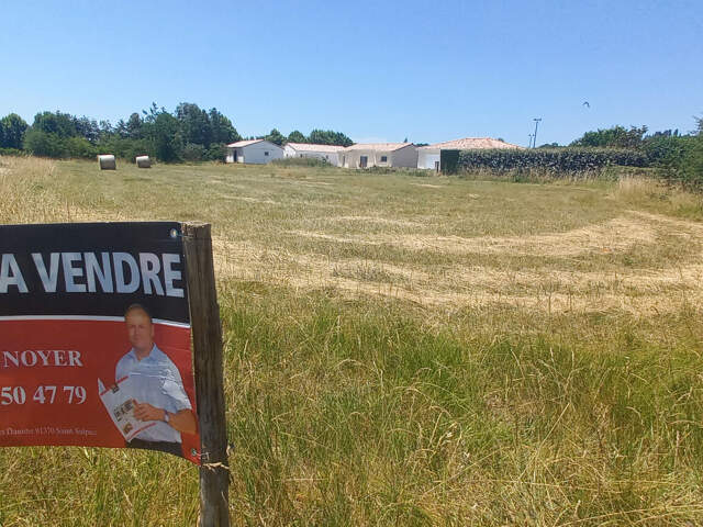 Rabastens Terrain de 941 m2  Plat Proche de toutes commodités — photo du bien