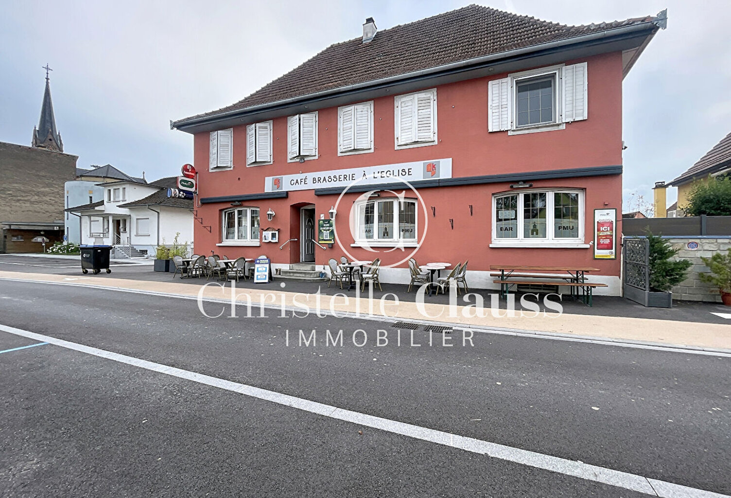 Immeuble Village Neuf 12 pièce(s) 355 m2 — photo 1