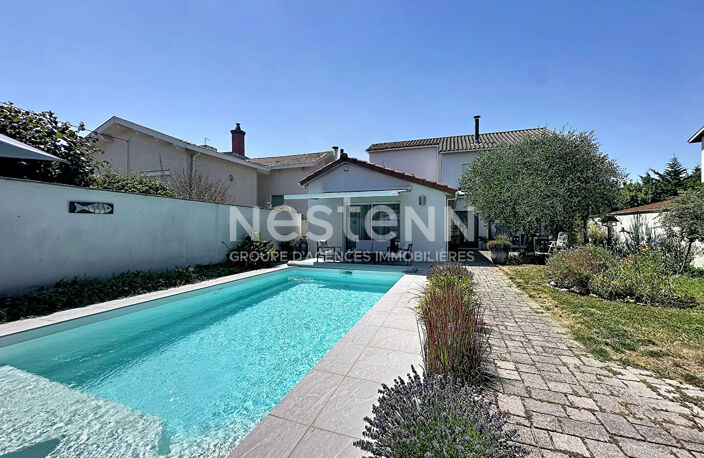 Grande maison d'exception 5 pièces 4 chambres avec piscine et terrasses - 69500 BRON — photo 3